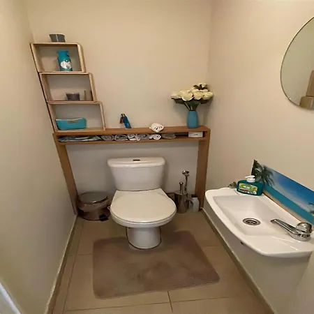 Charming Waterside Getaway, Cleaning Included *