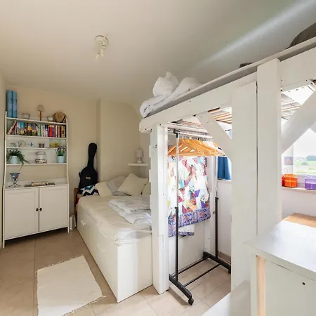 アパート Charming Waterside Getaway, Cleaning Included ニーウポールト