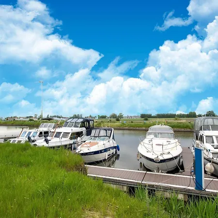 Charming Waterside Getaway, Cleaning Included *