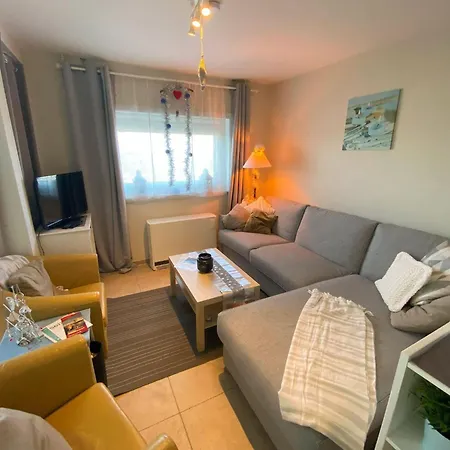 Charming Waterside Getaway, Cleaning Included *