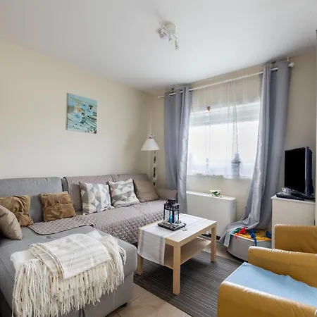 Charming Waterside Getaway, Cleaning Included *
